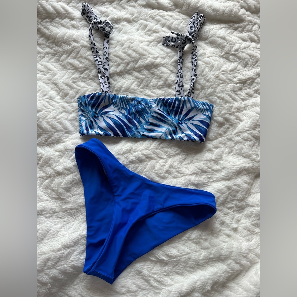 maaji bikini set xs reversible top (bundle with tons of bikinis on my page)